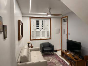 Excelente oportunidade na Urca, quarto e sala todo reformado e pronto para morar - CPAP11595