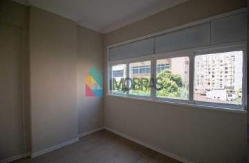 Imperdível - IMPERDÍVEL NO POSTO 6 !! APARTAMENTO REFORMADO COM 02 QUARTOS,DEPENDÊNCIA E VAGA NO CONDOMÍNIO - CPAP22446