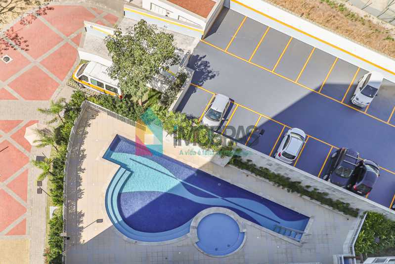 Piscina do condomínio - 2 - 22