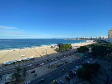 Apartamento com 232 metros com Vista Panorâmica, na Avenida Atlântica altura do Posto 4 com 1 Vaga na Escritura! - CPAP40672
