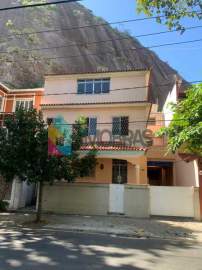 Oportunidade - URCA !! CASA DUPLEX COM 03 QUARTOS,VARANDA E DEPENDÊNCIA COMPLETA - CPCA30053