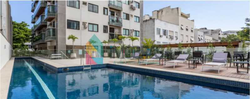 Piscina do prédio - 18