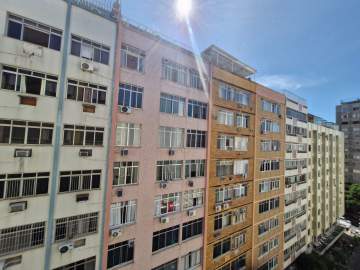 Ótima localização - Copacabana!!! 3 quartos sendo 1 suite , reformado, claro e arejado com vaga . - CPAP32968