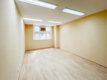 Centro ! Conjunto de salas em localização estratégica, em frente ao Metrô Carioca e ao VLT ! - CPCS00038
