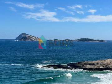 Imperdível - COPACABANA / ARPOADOR!!! VISTA MAR E PÔR DO SOL, ORIGINAL 3 QUARTOS CONVERTIDO EM 2 SENDO 1 SUÍTE, 3 VAGAS NA ESCRITURA. - CPAP22595