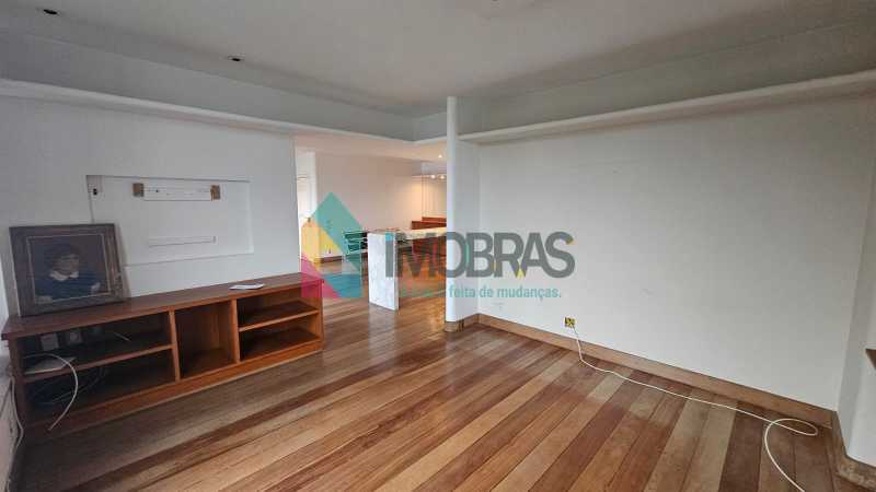 WhatsApp Image 2025-12-03 at 1 - 5