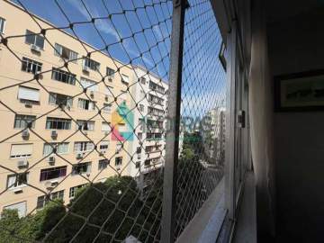 Ótima localização - Copanema!!! 3 quartos sendo 2 suítes, entre as praias de Copacabana, Ipanema e Arpoador. - CPAP33140