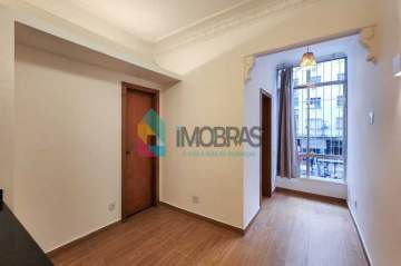 Imperdível - COPACABANA !! APARTAMENTO REFORMADO,MOBILIADO COM SALA,QUARTO SUITE E DEPENDÊNCIA COMPLETA - CPAP11758