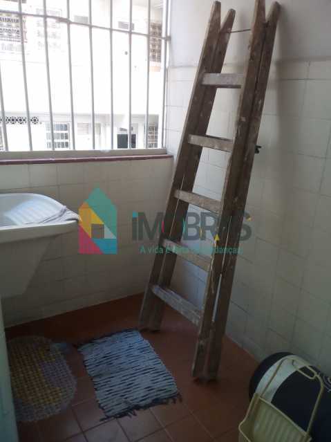 ÁREA DE SERVIÇO - 18