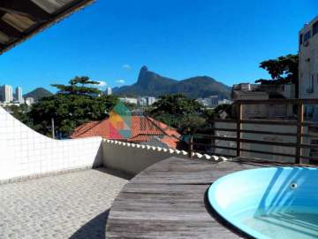 URCA, MARAVILHOSA CASA TRIPLEX, 3 QUARTOS, PISCINA ÁREA GOURMET, 3 VAGAS DE GARAGEM, VISTA LIVRE PRO CRISTO!!! - BOCA40007