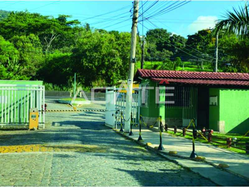 2 Casa 4 qtos Cond. - 2