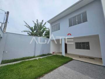 Agatê Imóveis vende Excelente Casa Duplex com 150m² por 650 mil reais em Itaipu - Niterói. - HTCA30372