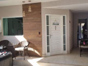 Agatê Imóveis vende Ótima Casa Linear com 160m² por 849 mil reais em Itaipu - Niterói. - HTCA30375
