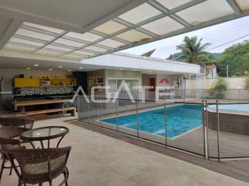 Agatê Imóveis vende magnífica casa duplex Porteira Fechada com 272m² por R$ 1.920.000 reais - Itaipu -Niterói. - HTCA40202