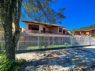 Agatê Imóveis vende excelente casa de 6 quartos - R$ 1.380.000 - Piratininga -Niterói - HTCA60007