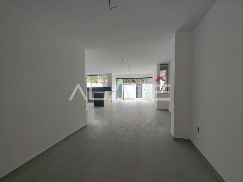 Casa linear 3 qtos  - 34