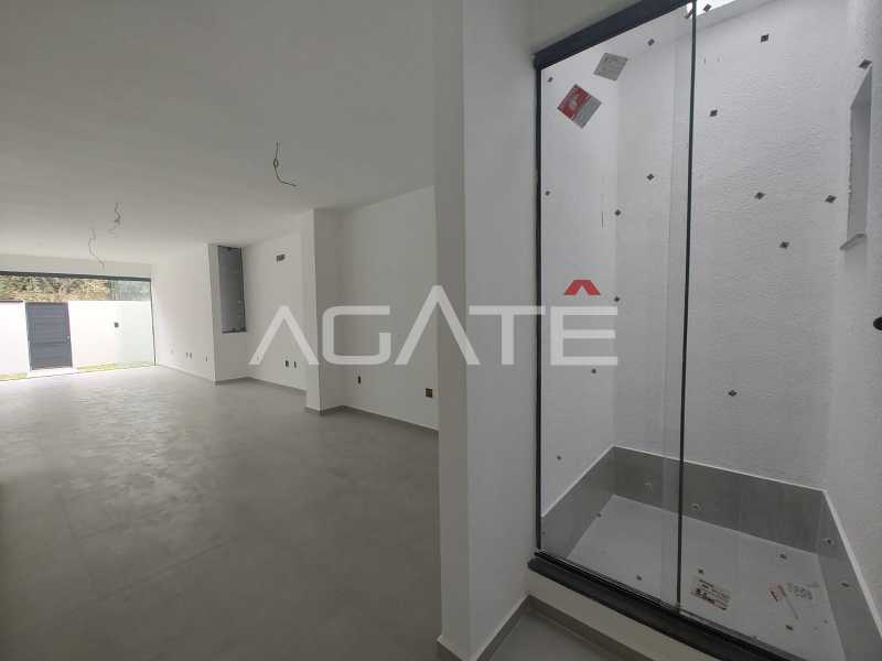 Casa linear 3 qtos  - 33