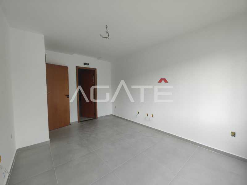 Casa linear 3 qtos  - 28