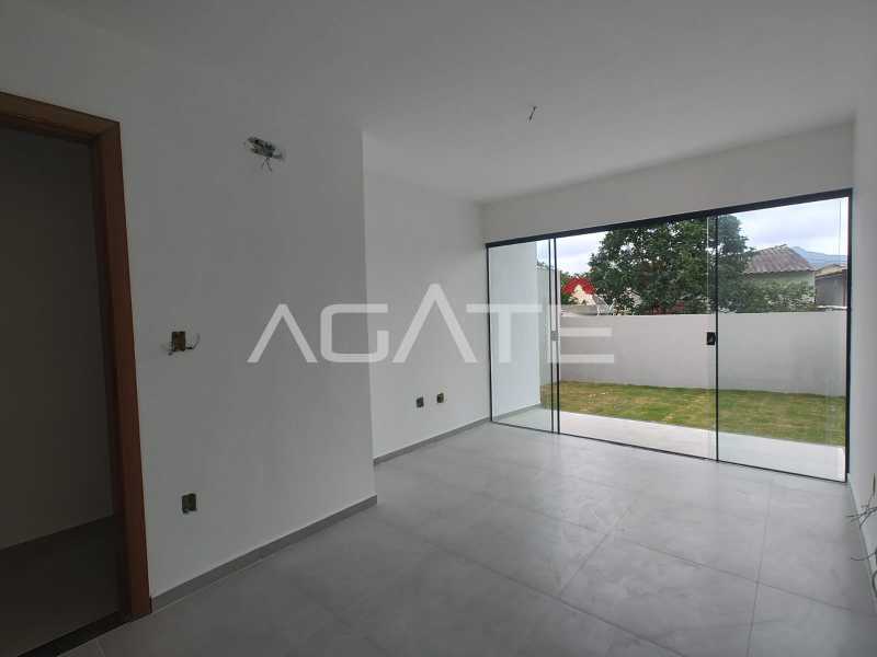 Casa linear 3 qtos  - 18