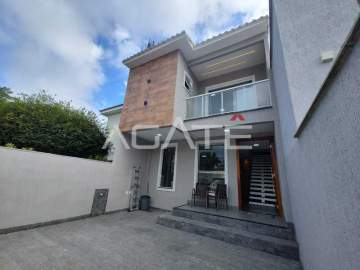 Agatê Imóveis vende linda casa duplex em estilo contemporâneo com 194m² por R$ 1.270.000,00 reais - Itaipu - Niterói. - HTCA30394
