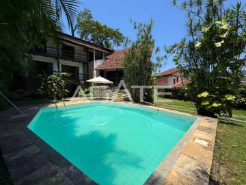 Condomínio Vale de Itaipu. - Agatê Imóveis vende com exclusividade excelente residência em condomínio alto luxo por R$ 1.590.000 - Itaipu - Niterói - RJ - HTCN60003