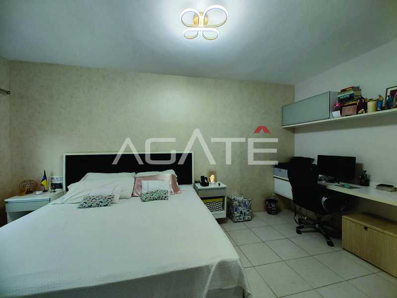 Conheça Casa 3 qtos Itaipu do imóvel - Agatê Imóveis vende linda casa triplex com 4 quartos por R$ 1050.000,00 - Itaipu - Niterói/RJ - HTCA40226 - 27 Casa 3 qtos Itaipu - 27