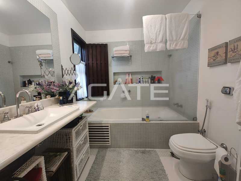 Conheça Casa 4 qtos Condomínio do imóvel - Agatê Imóveis vende maravilhosa casa alto padrão em condomínio fechado por R$ 3.150.000 Itaipu/Niterói/RJ - HTCN40135 - 42 Casa 4 qtos Condomínio - 42