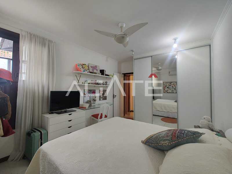 Conheça Casa 4 qtos Condomínio do imóvel - Agatê Imóveis vende maravilhosa casa alto padrão em condomínio fechado por R$ 3.150.000 Itaipu/Niterói/RJ - HTCN40135 - 37 Casa 4 qtos Condomínio - 37