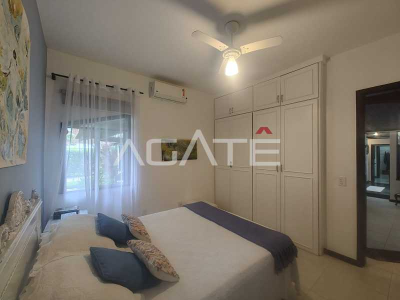 Conheça Casa 4 qtos Condomínio do imóvel - Agatê Imóveis vende maravilhosa casa alto padrão em condomínio fechado por R$ 3.150.000 Itaipu/Niterói/RJ - HTCN40135 - 35 Casa 4 qtos Condomínio - 35