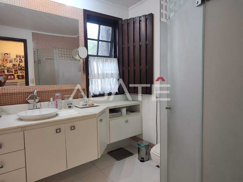 Conheça Casa 4 qtos Condomínio do imóvel - Agatê Imóveis vende maravilhosa casa alto padrão em condomínio fechado por R$ 3.150.000 Itaipu/Niterói/RJ - HTCN40135 - 36 Casa 4 qtos Condomínio - 36