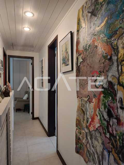 Conheça Casa 4 qtos Condomínio do imóvel - Agatê Imóveis vende maravilhosa casa alto padrão em condomínio fechado por R$ 3.150.000 Itaipu/Niterói/RJ - HTCN40135 - 34 Casa 4 qtos Condomínio - 34