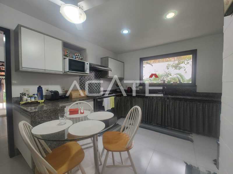Conheça Casa 4 qtos Condomínio do imóvel - Agatê Imóveis vende maravilhosa casa alto padrão em condomínio fechado por R$ 3.150.000 Itaipu/Niterói/RJ - HTCN40135 - 29 Casa 4 qtos Condomínio - 29