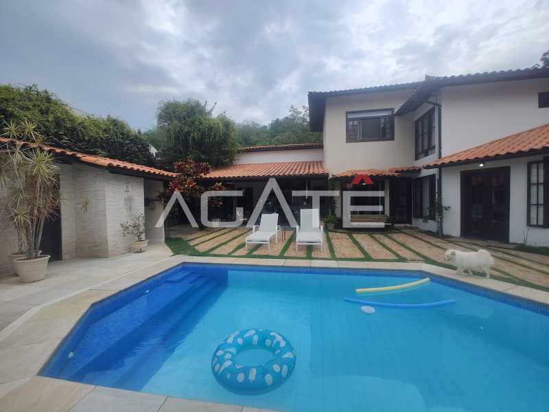 Conheça Casa 4 qtos Condomínio do imóvel - Agatê Imóveis vende maravilhosa casa alto padrão em condomínio fechado por R$ 3.150.000 Itaipu/Niterói/RJ - HTCN40135 - 20 Casa 4 qtos Condomínio - 20