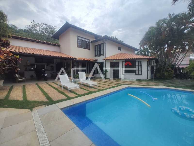 Conheça Casa 4 qtos Condomínio do imóvel - Agatê Imóveis vende maravilhosa casa alto padrão em condomínio fechado por R$ 3.150.000 Itaipu/Niterói/RJ - HTCN40135 - 1 Casa 4 qtos Condomínio - 1