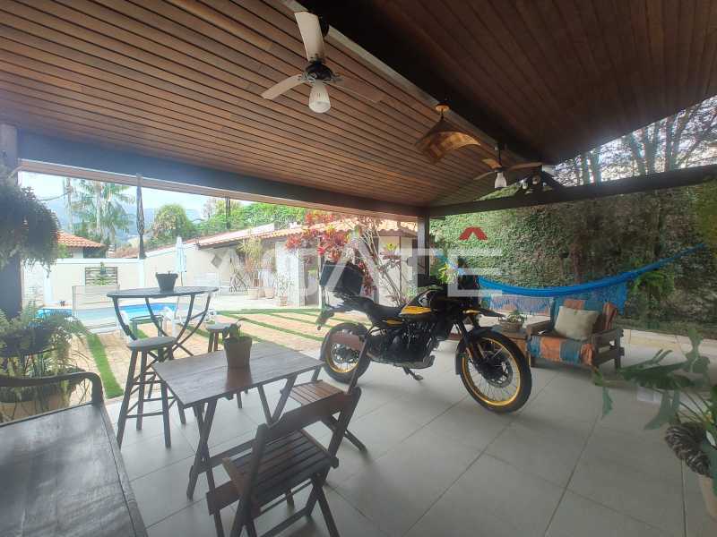 Conheça Casa 4 qtos Condomínio do imóvel - Agatê Imóveis vende maravilhosa casa alto padrão em condomínio fechado por R$ 3.150.000 Itaipu/Niterói/RJ - HTCN40135 - 16 Casa 4 qtos Condomínio - 16