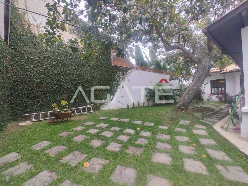 Conheça Casa 4 qtos Condomínio do imóvel - Agatê Imóveis vende maravilhosa casa alto padrão em condomínio fechado por R$ 3.150.000 Itaipu/Niterói/RJ - HTCN40135 - 25 Casa 4 qtos Condomínio - 25