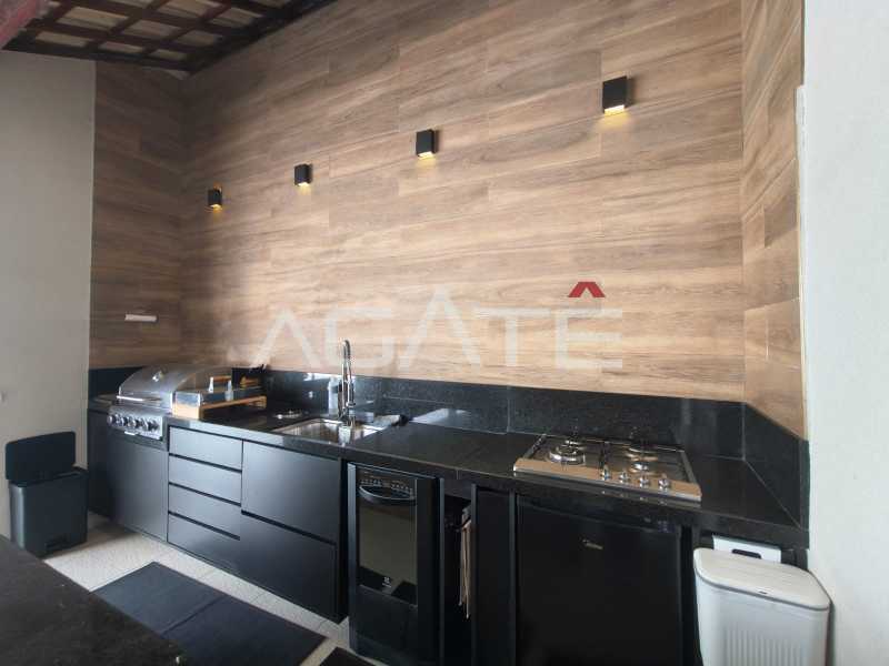 Agatê Imóveis vende maravilhosa casa duplex com 207m² - Campo Belo - Itaipu - Niterói/RJ por R$ 2.100.000,00 - HTCA40222