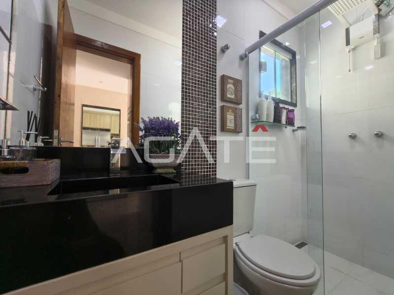 Agatê Imóveis vende maravilhosa casa duplex com 207m² - Campo Belo - Itaipu - Niterói/RJ por R$ 2.100.000,00 - HTCA40222