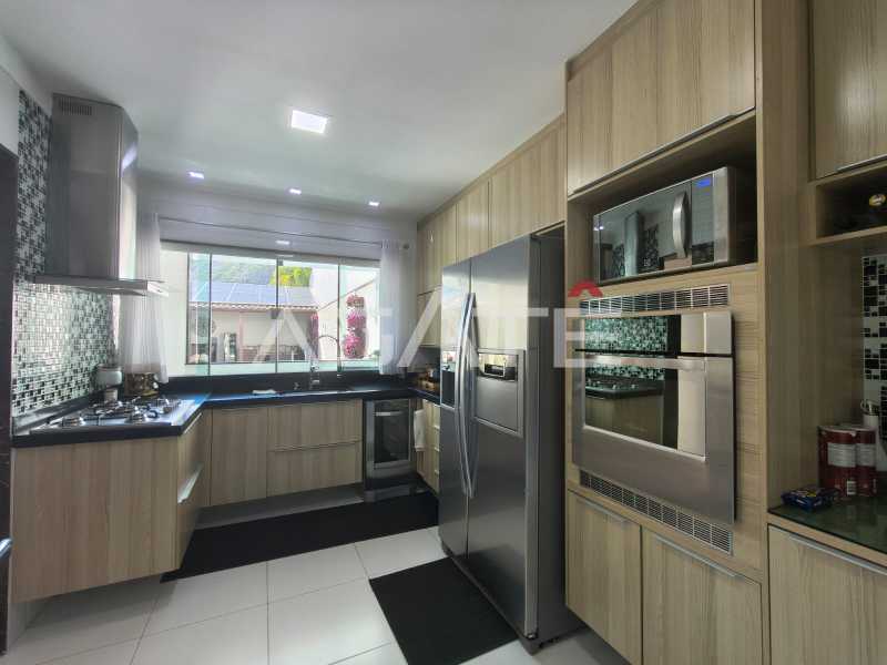 Agatê Imóveis vende maravilhosa casa duplex com 207m² - Campo Belo - Itaipu - Niterói/RJ por R$ 2.100.000,00 - HTCA40222