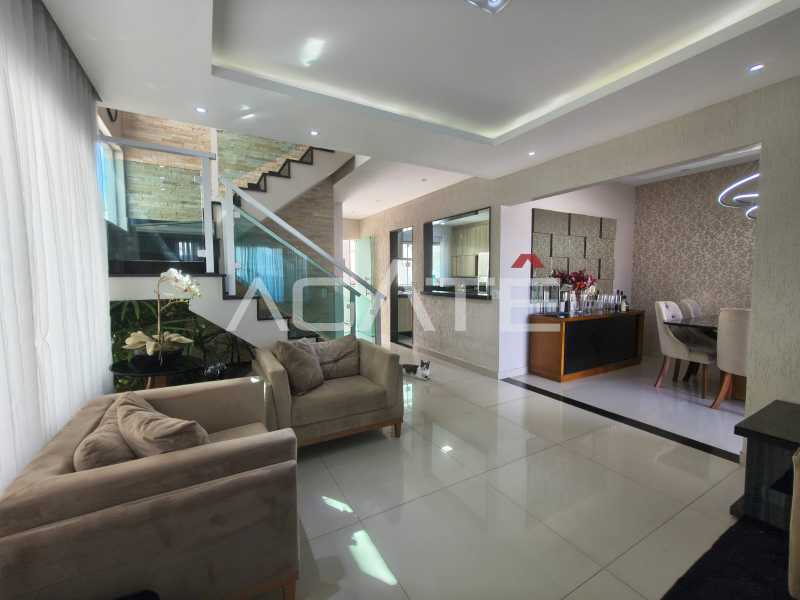 Agatê Imóveis vende maravilhosa casa duplex com 207m² - Campo Belo - Itaipu - Niterói/RJ por R$ 2.100.000,00 - HTCA40222