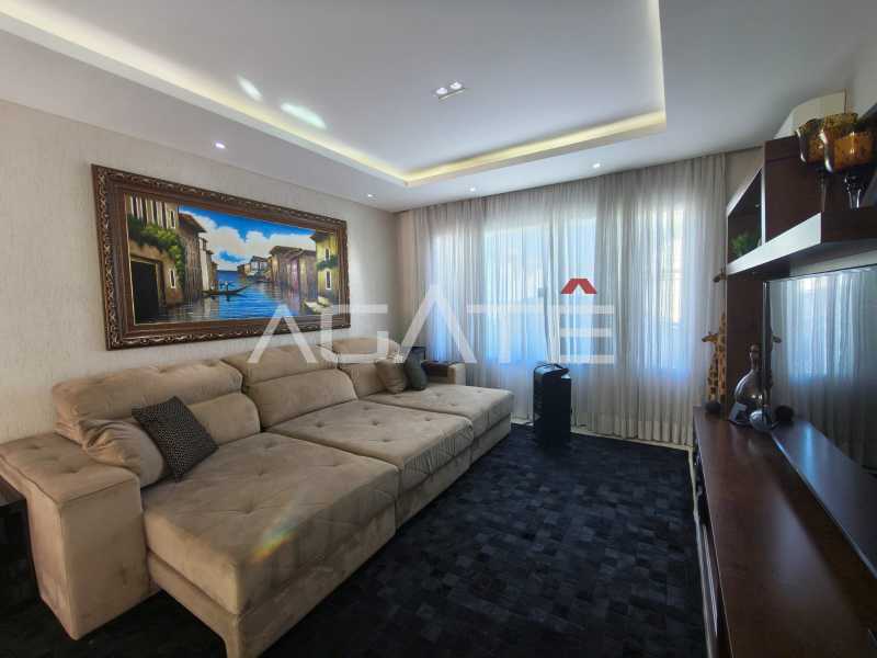 Agatê Imóveis vende maravilhosa casa duplex com 207m² - Campo Belo - Itaipu - Niterói/RJ por R$ 2.100.000,00 - HTCA40222