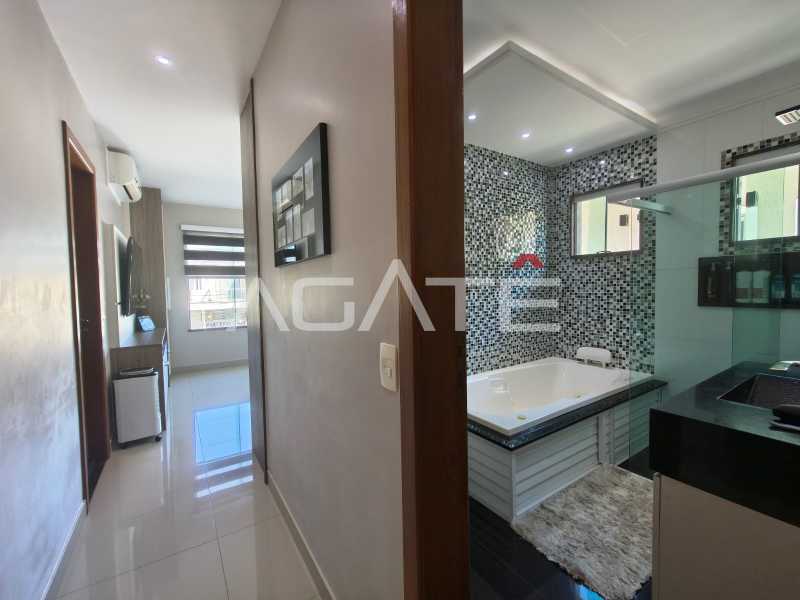 Agatê Imóveis vende maravilhosa casa duplex com 207m² - Campo Belo - Itaipu - Niterói/RJ por R$ 2.100.000,00 - HTCA40222