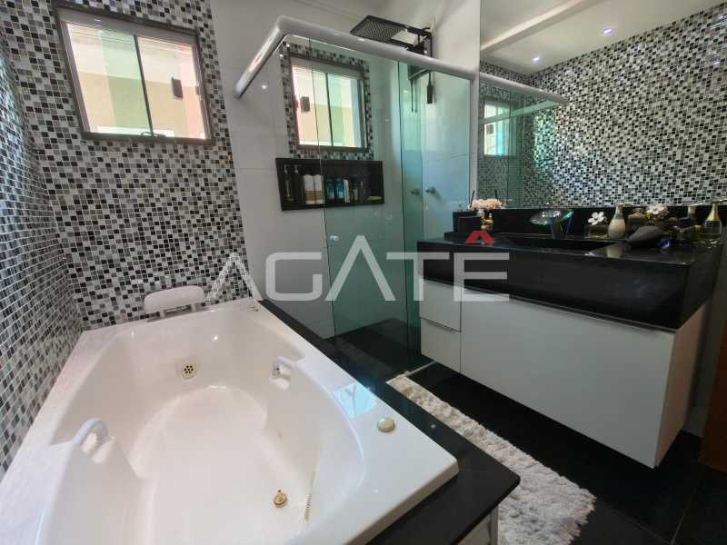 Agatê Imóveis vende maravilhosa casa duplex com 207m² - Campo Belo - Itaipu - Niterói/RJ por R$ 2.100.000,00 - HTCA40222