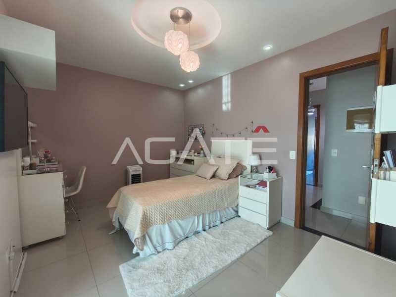 Agatê Imóveis vende maravilhosa casa duplex com 207m² - Campo Belo - Itaipu - Niterói/RJ por R$ 2.100.000,00 - HTCA40222