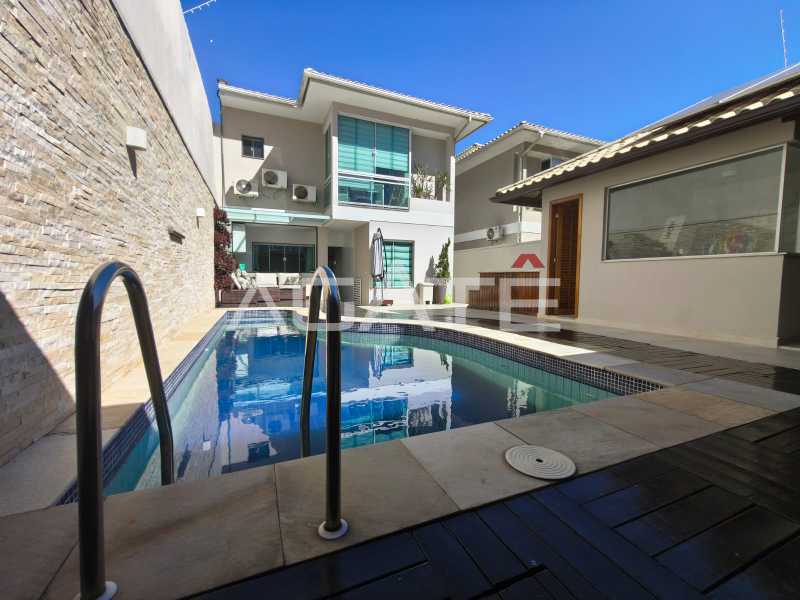 Agatê Imóveis vende maravilhosa casa duplex com 207m² - Campo Belo - Itaipu - Niterói/RJ por R$ 2.100.000,00 - HTCA40222