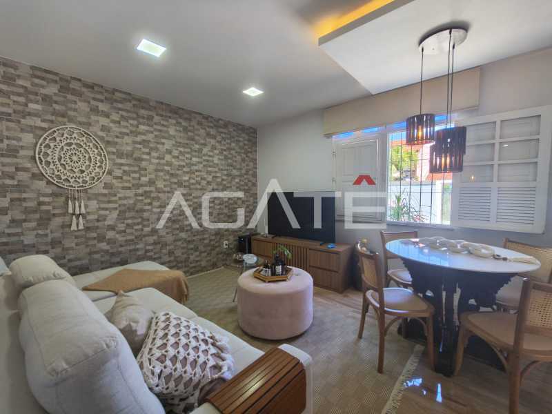 Agatê Imóveis vende linda casa linear com 80m² - Itaipu - Niterói/RJ por R$ 699.000,00 - HTCA30445