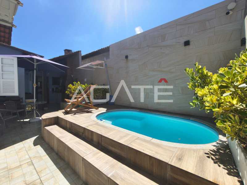 Agatê Imóveis vende linda casa linear com 80m² - Itaipu - Niterói/RJ por R$ 699.000,00 - HTCA30445