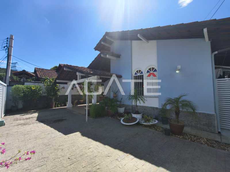 Agatê Imóveis vende linda casa linear com 80m² - Itaipu - Niterói/RJ por R$ 699.000,00 - HTCA30445