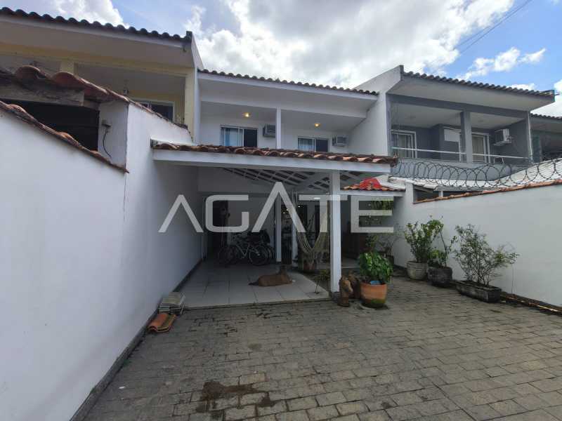 Agatê Imóveis vende Casa Padrão de 120 m² Itaipu - Niterói/RJ por 750 mil reais. - HTCA30446