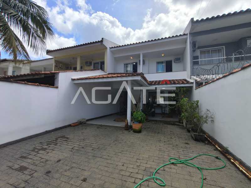 Agatê Imóveis vende Casa Padrão de 120 m² Itaipu - Niterói/RJ por 750 mil reais. - HTCA30446